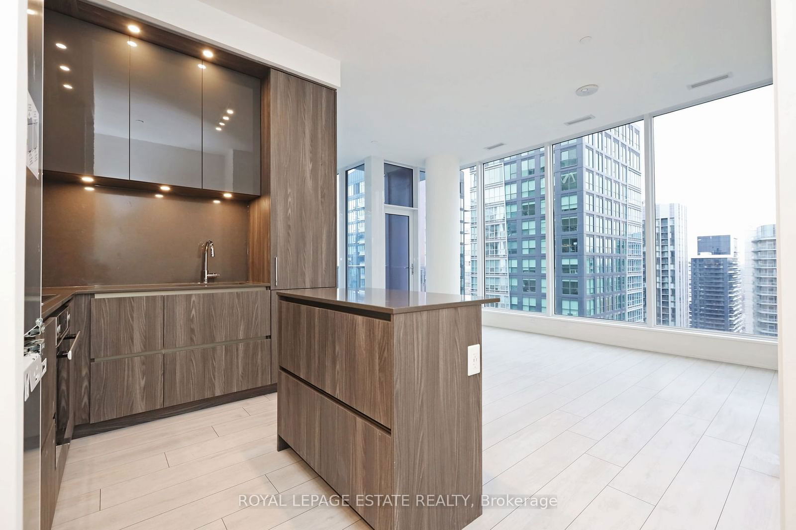 15 Mercer St, unit 4003 for sale