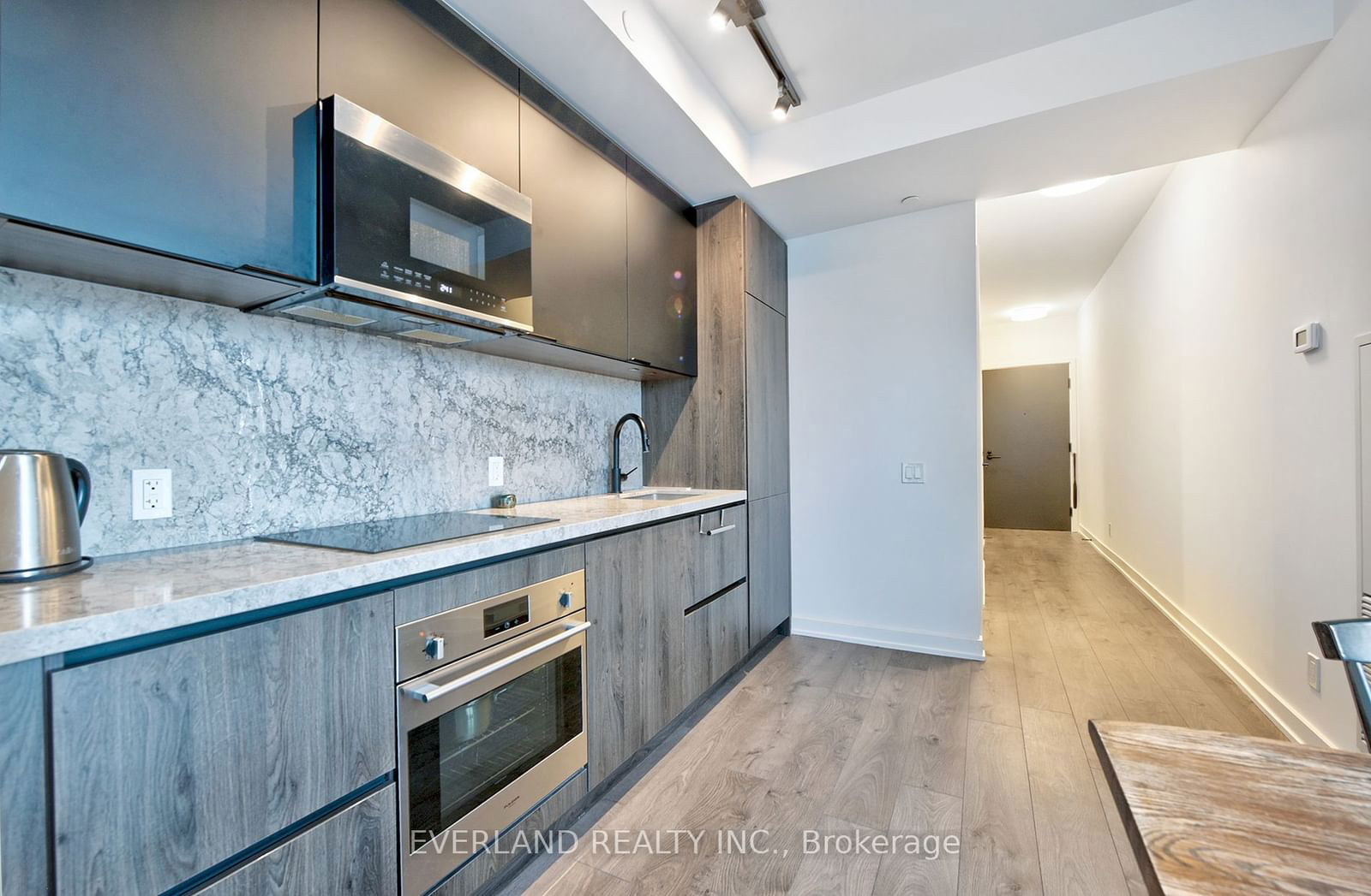 108 Peter St, unit 1302 for sale