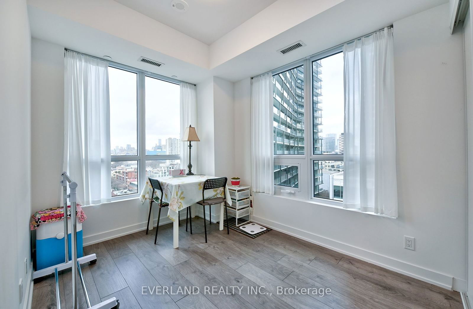 108 Peter St, unit 1302 for sale