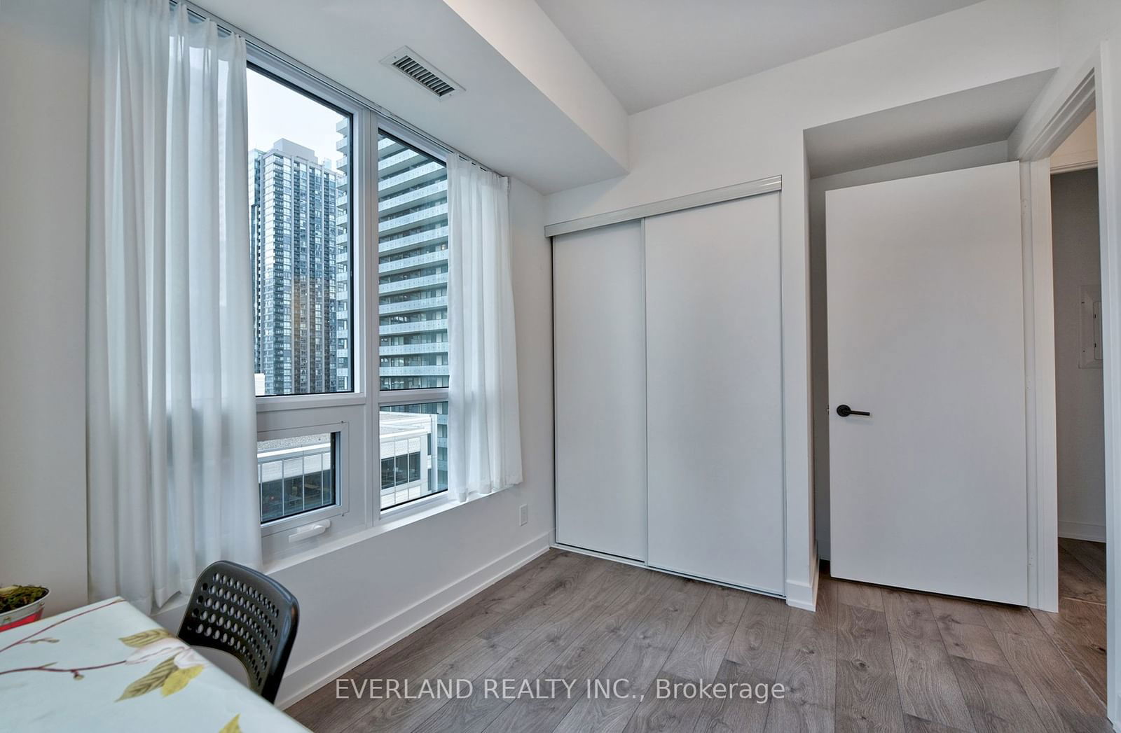 108 Peter St, unit 1302 for sale