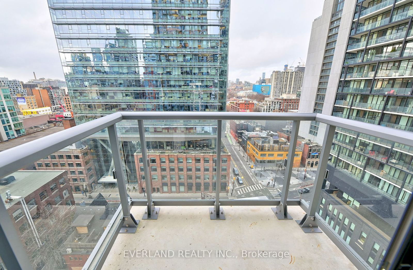 108 Peter St, unit 1302 for sale