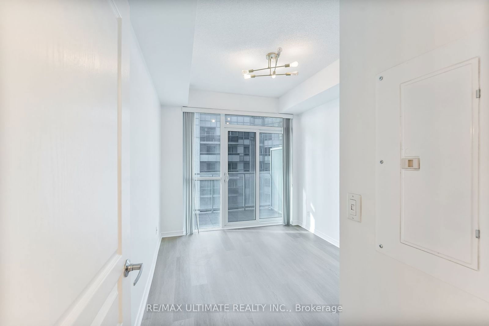 352 Front St W, unit 1718 for rent