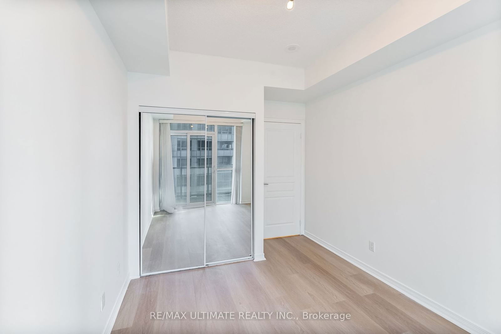 352 Front St W, unit 1718 for rent