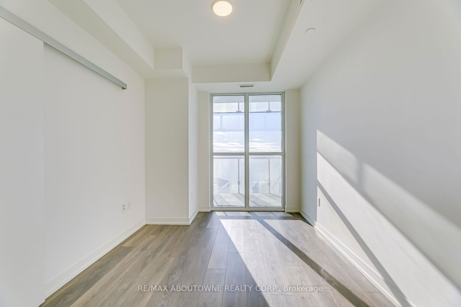 15 Lower Jarvis St, unit 2004 for rent