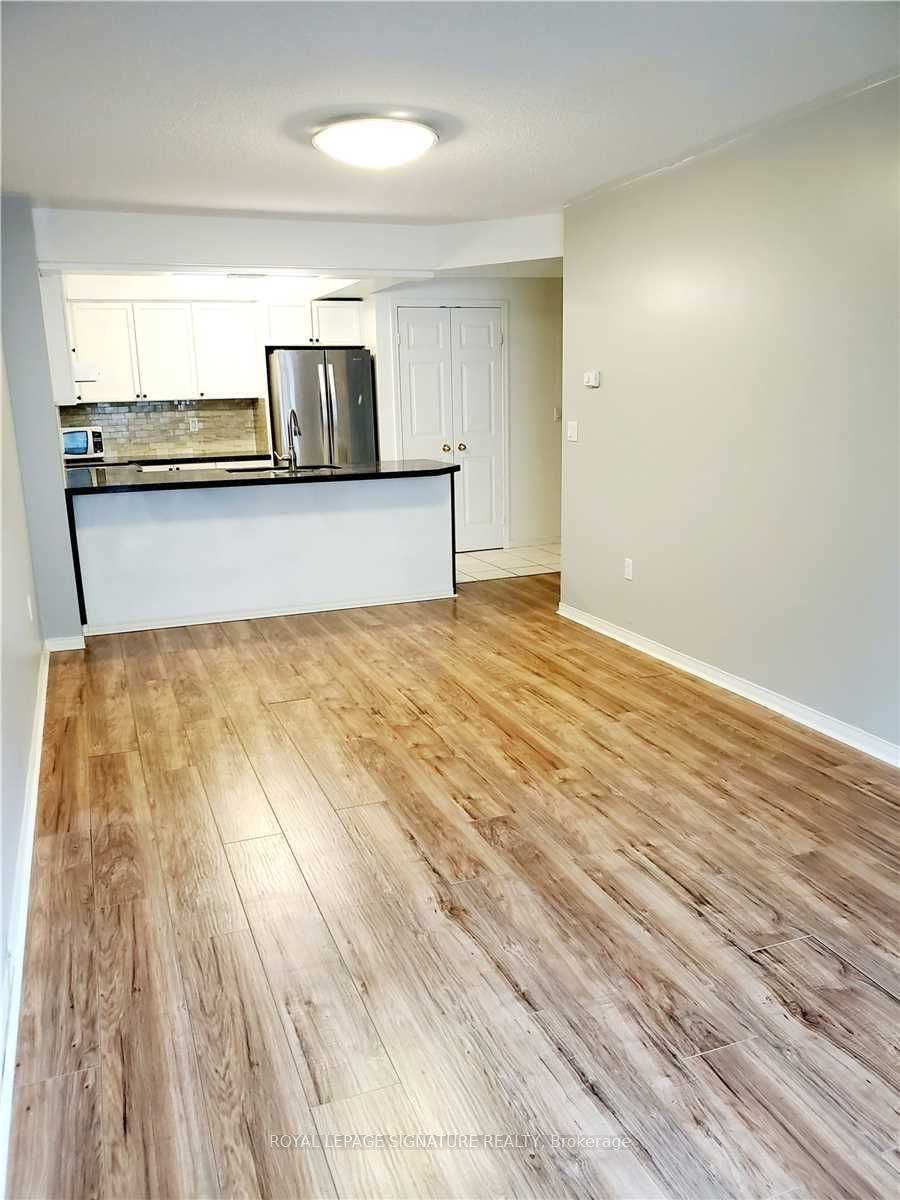 909 Bay St, unit 514 for rent