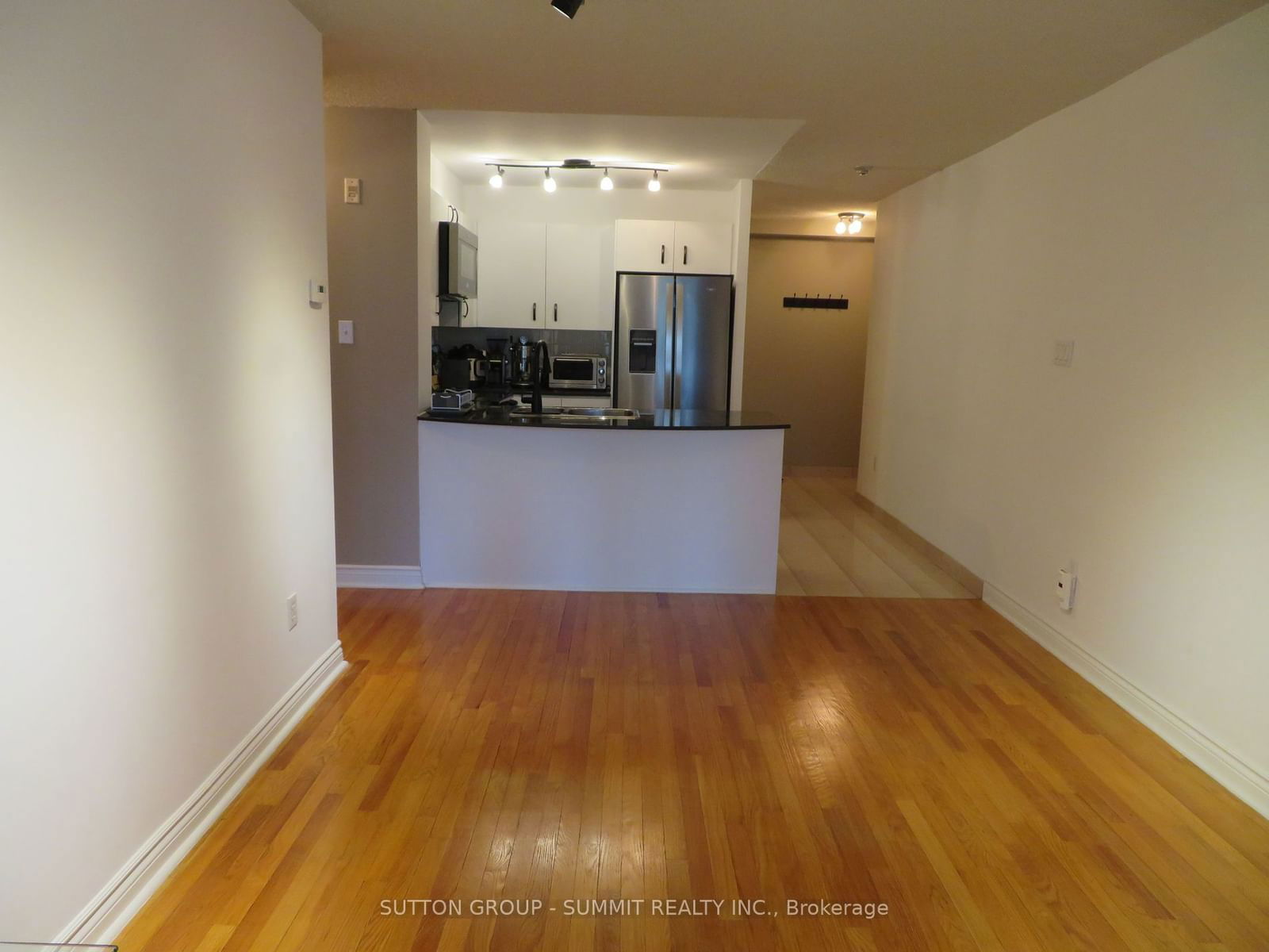 105 Victoria St, unit 1202 for rent