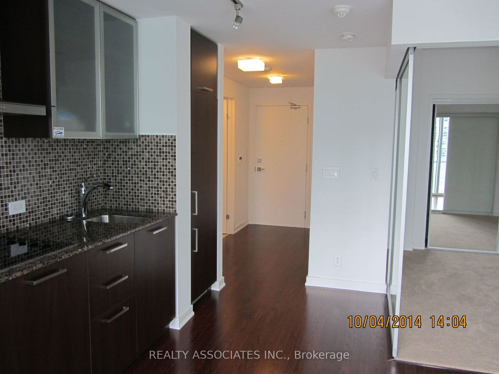 12 York St, unit 1701 for rent