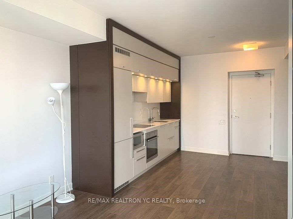 15 Grenville St, unit 2108 for rent