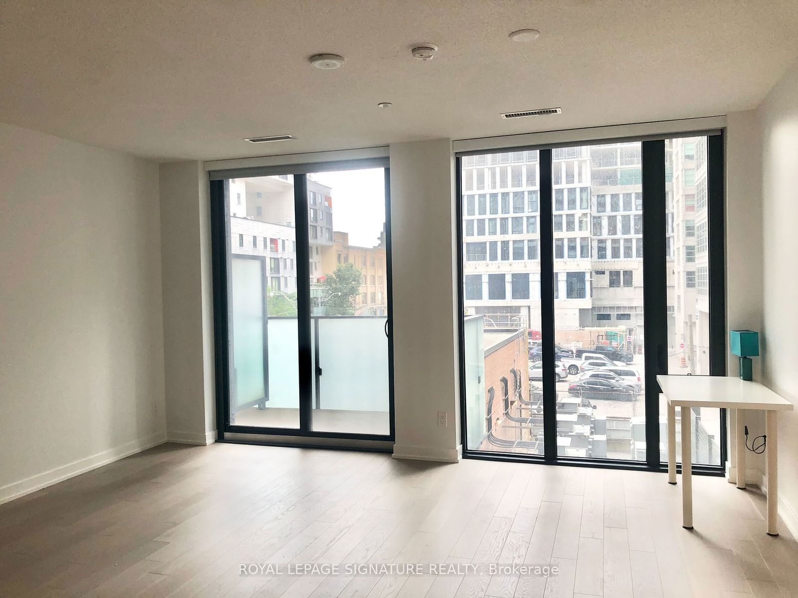 25 Richmond St E, unit 202 for rent