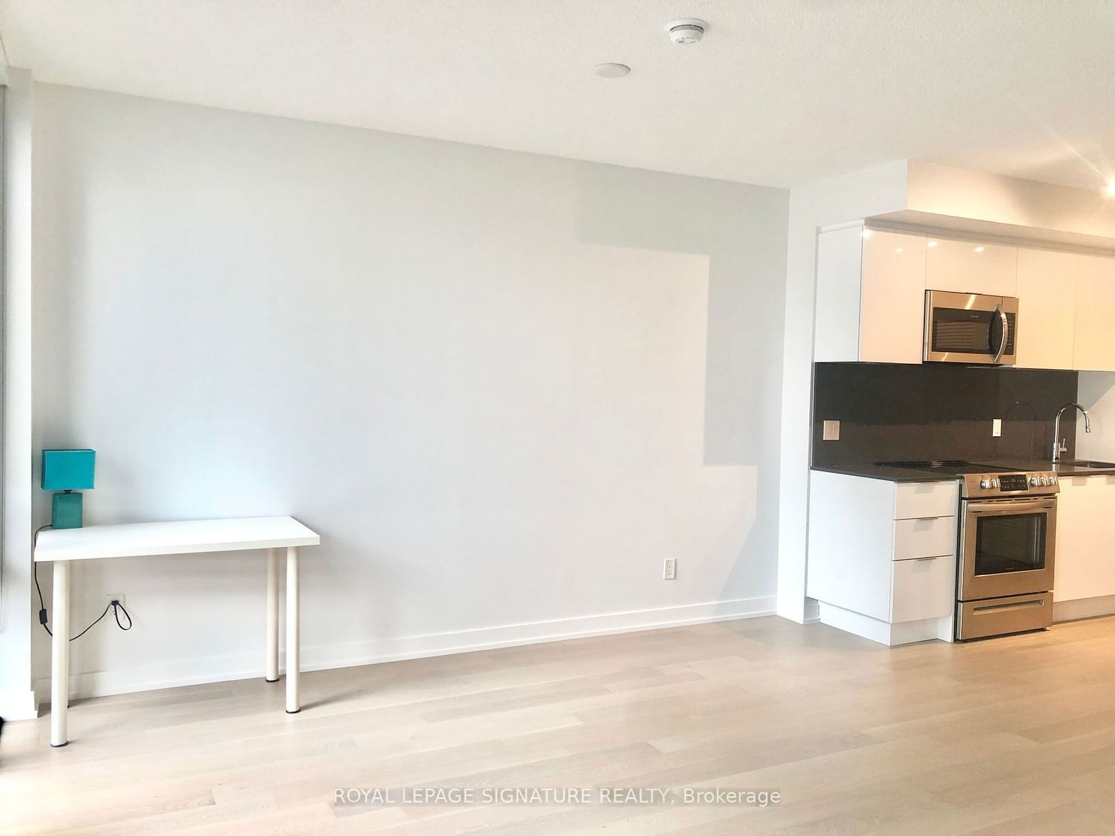 25 Richmond St E, unit 202 for rent