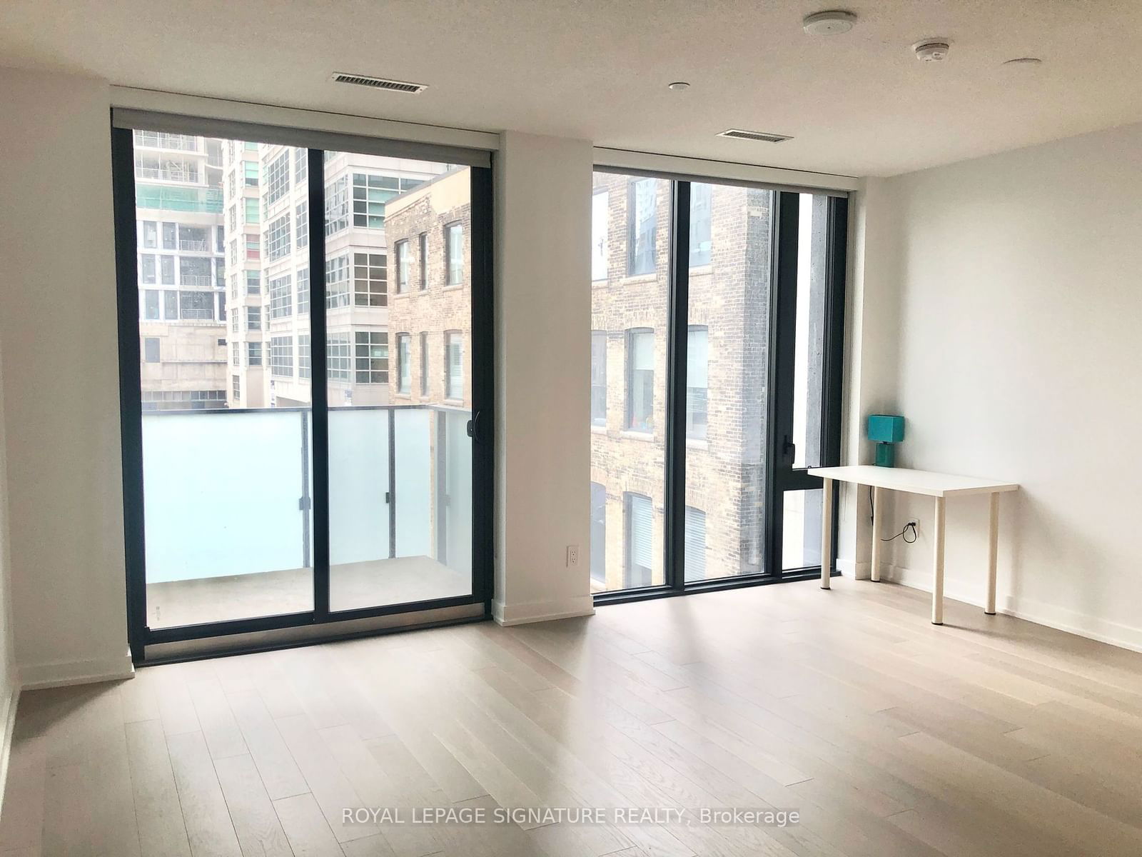 25 Richmond St E, unit 202 for rent