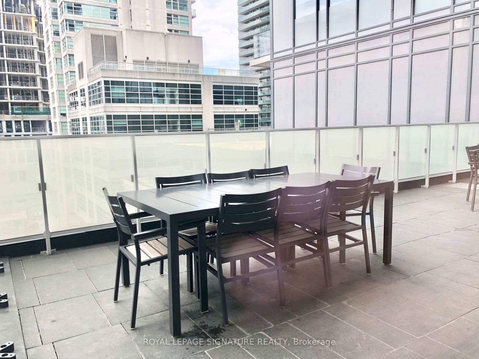 25 Richmond St E, unit 202 for rent