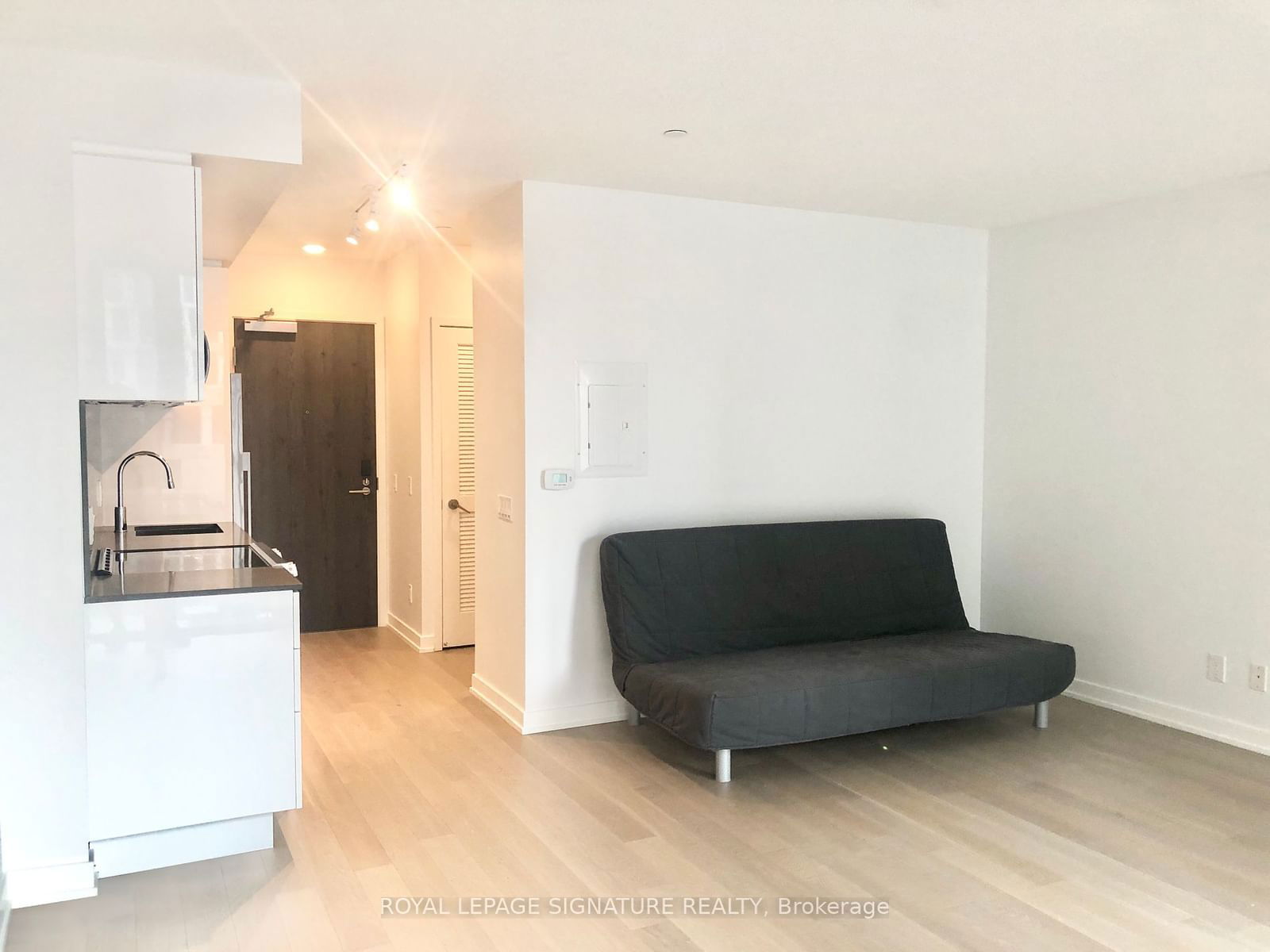 25 Richmond St E, unit 202 for rent