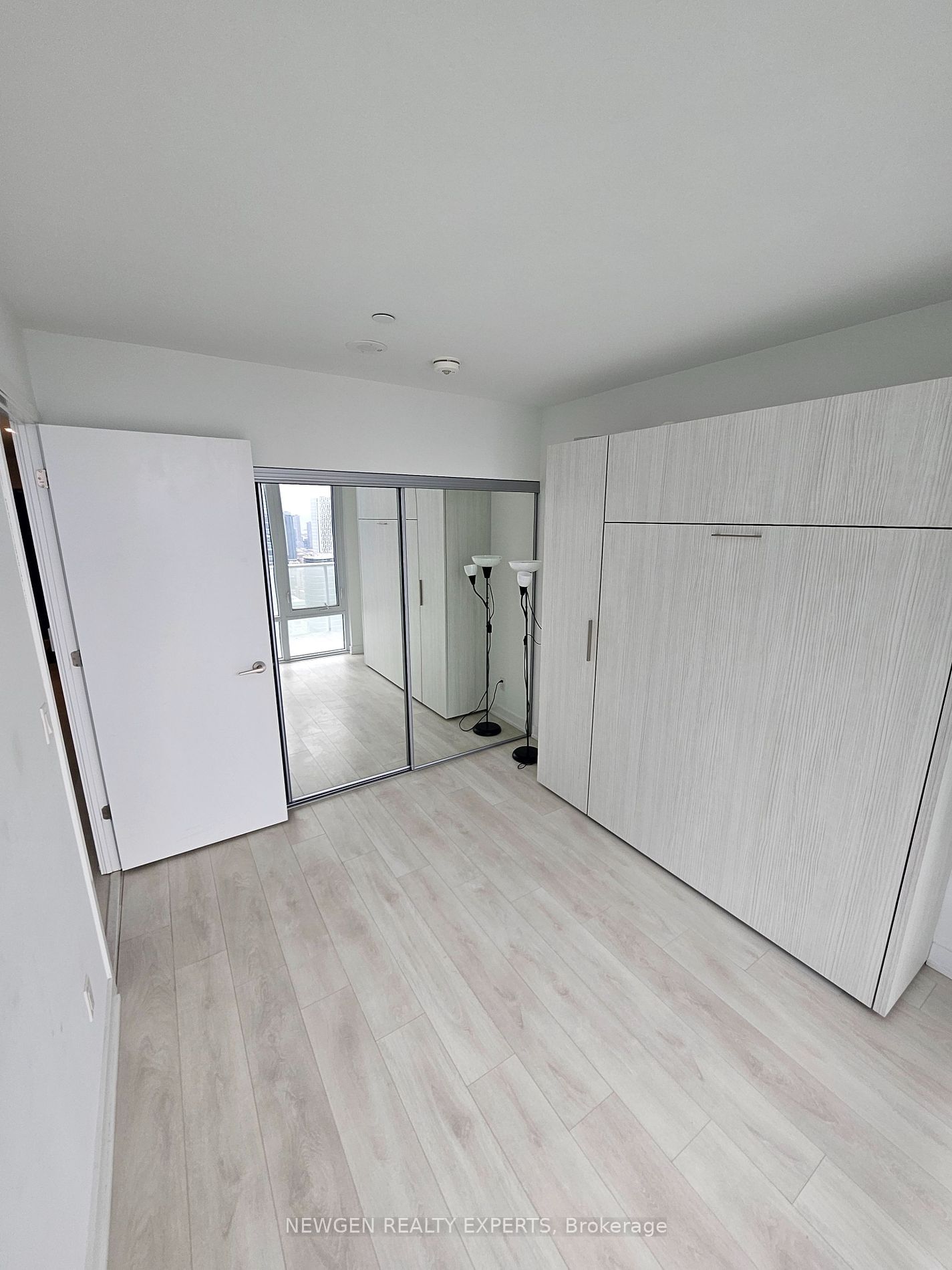 501 Yonge St, unit 3610 for rent