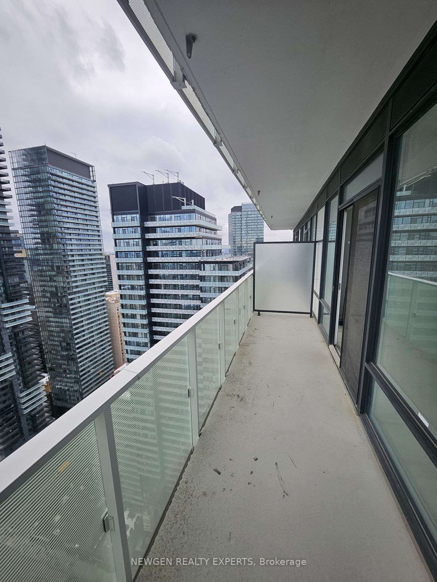 501 Yonge St, unit 3610 for rent