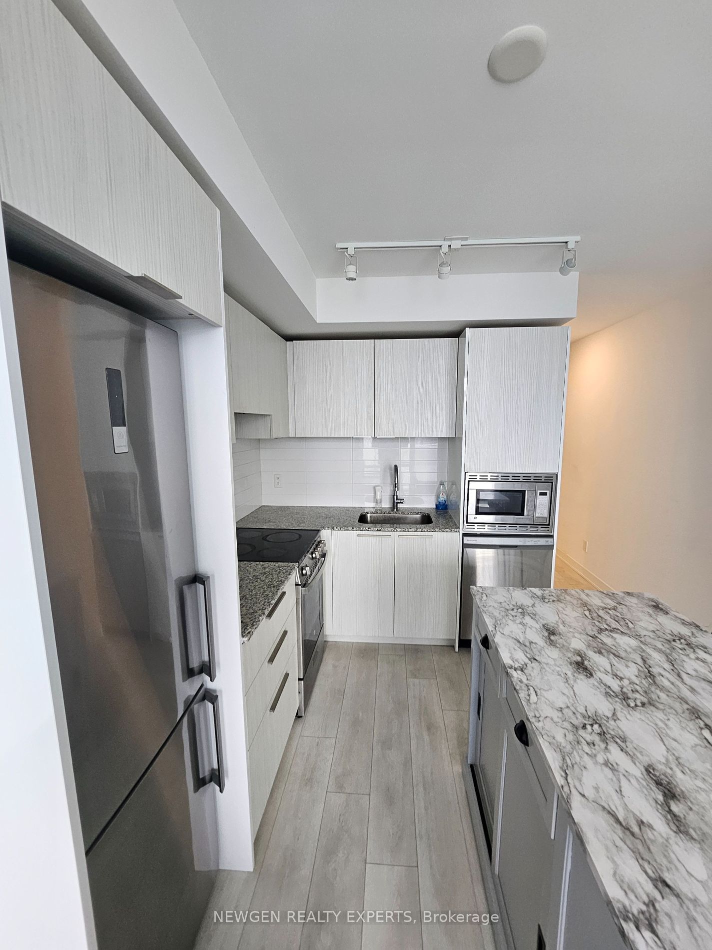 501 Yonge St, unit 3610 for rent