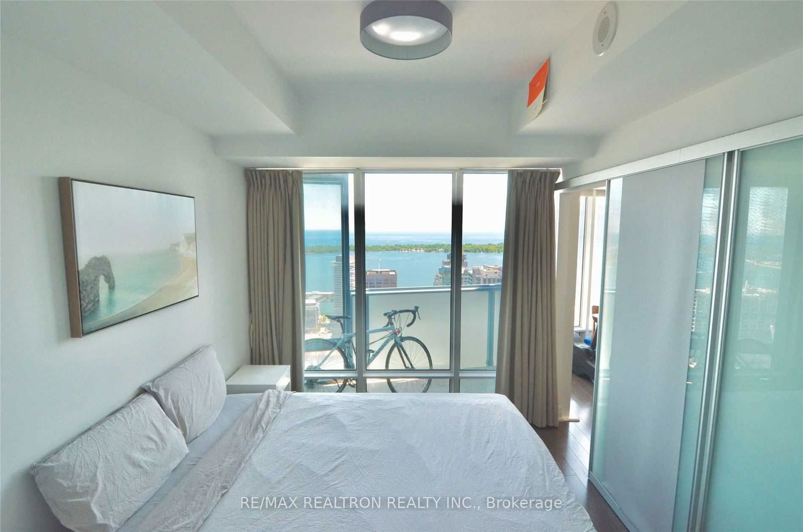 8 The Esplanade, unit 4901 for rent