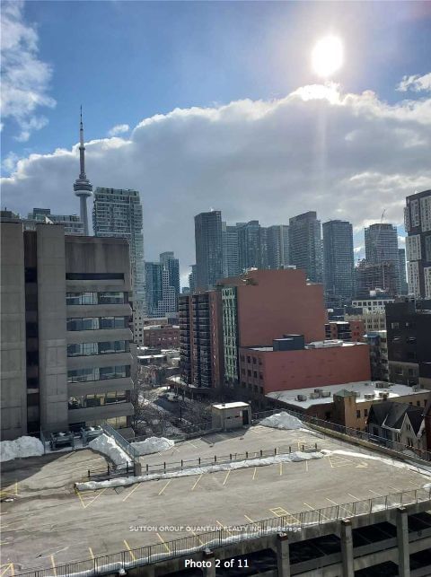 210 Simcoe St, unit 1014 for rent