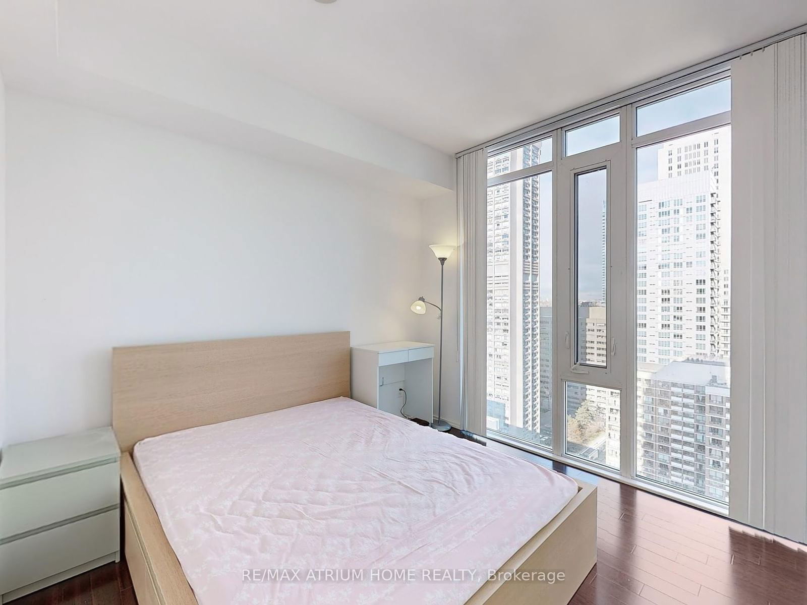 75 St. Nicholas St, unit 2708 for sale