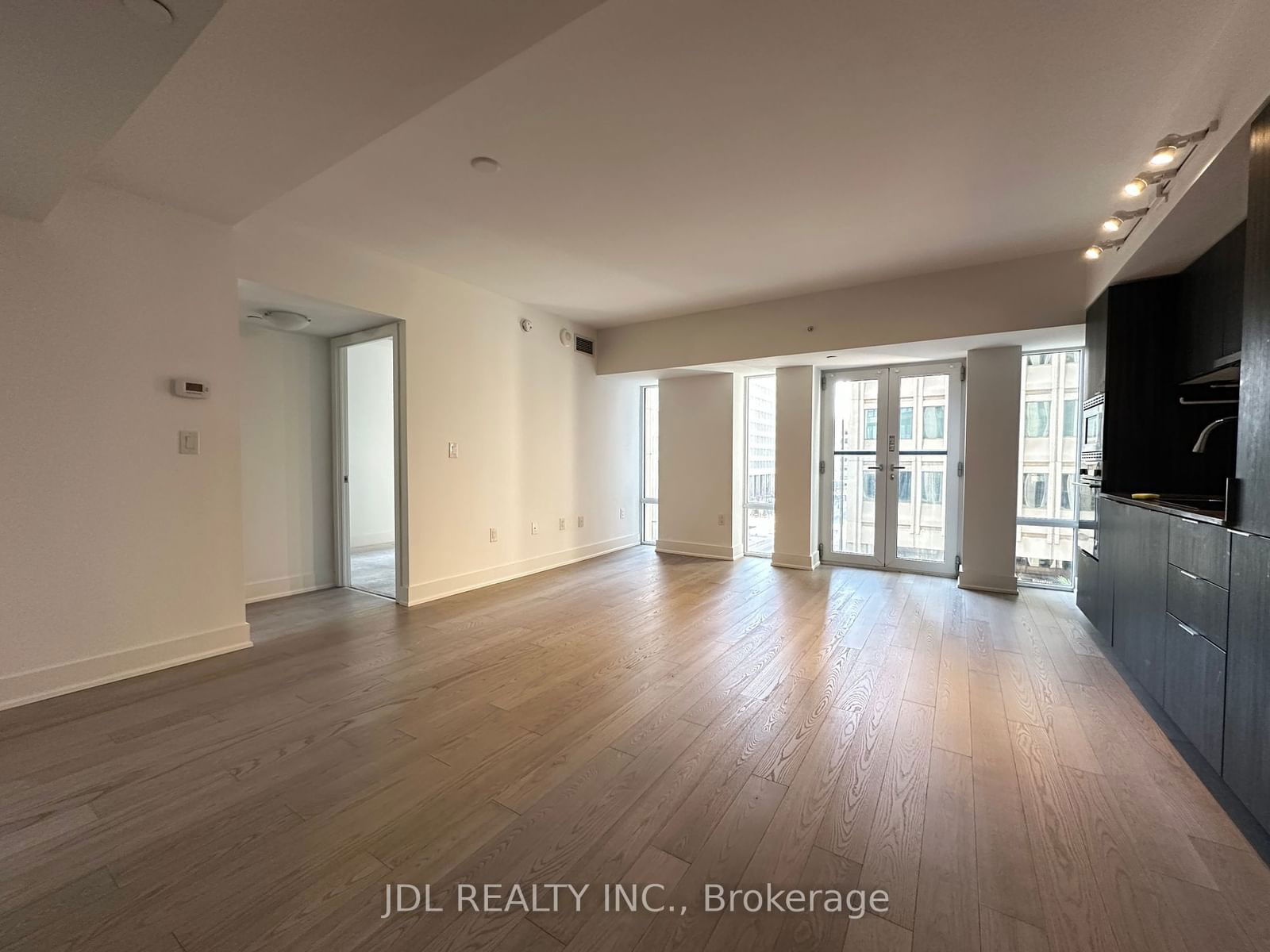 955 Bay St, unit 415 for rent