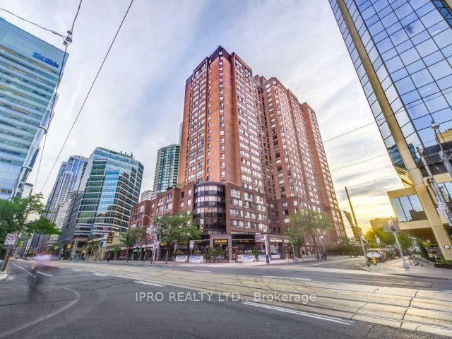 633 Bay St, unit 2109 for rent