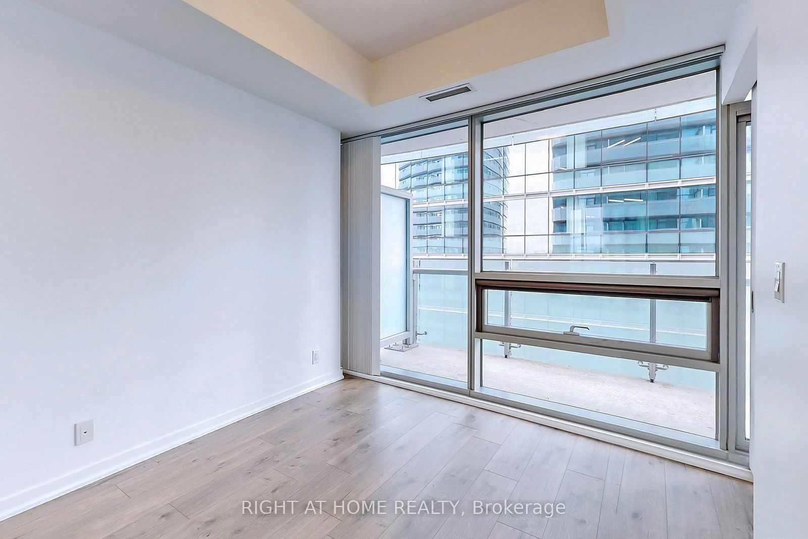 14 York St, unit 3509 for rent