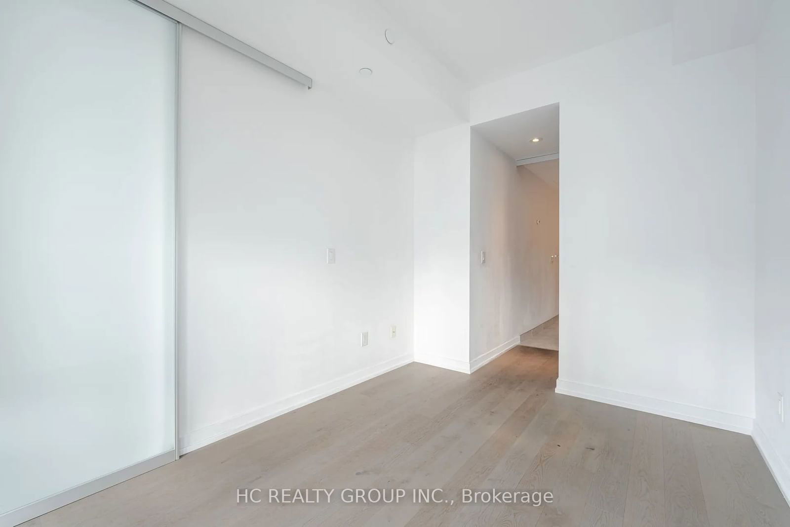 488 University Ave, unit 2208 for sale