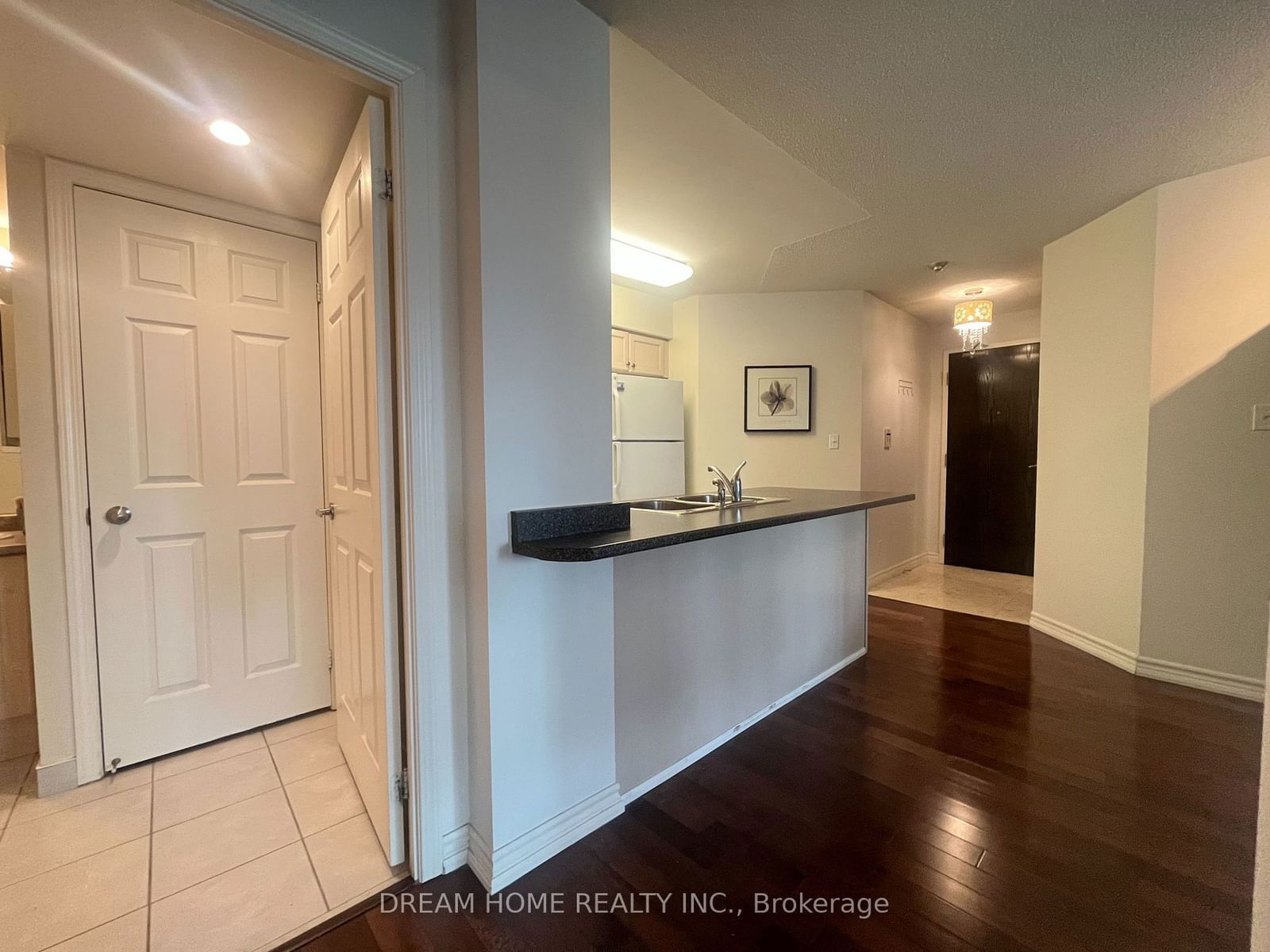 18 Spring Garden Ave, unit 1711 for rent