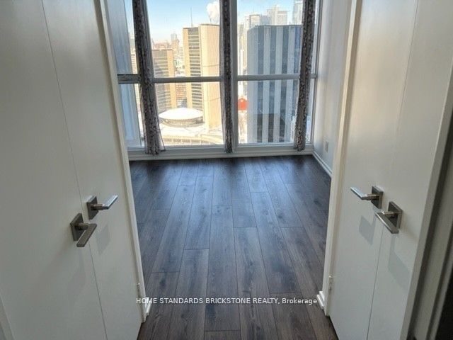 70 Temperance St, unit 1617 for rent