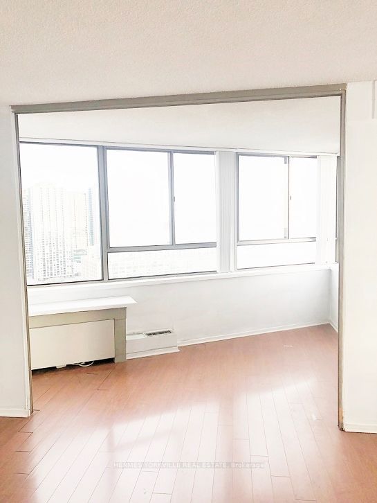 260 Queens Quay W, unit 2501 for rent