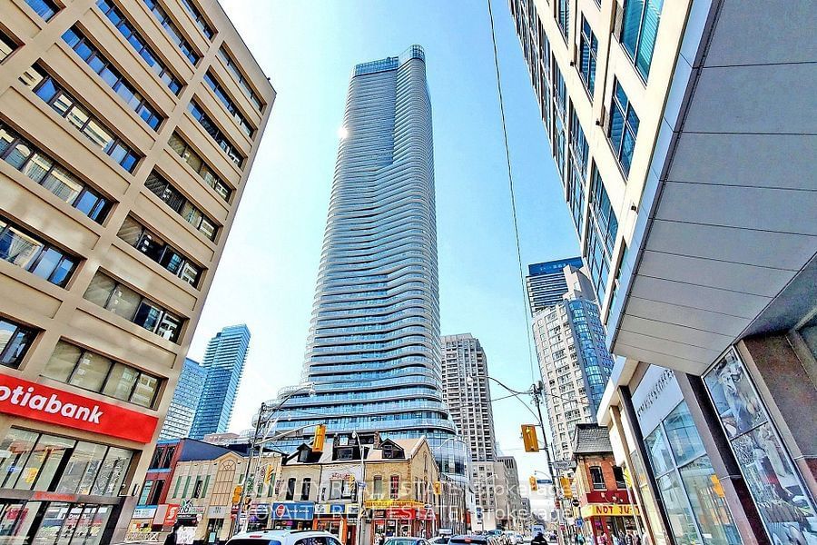 11 Wellesley St W, unit 1107 for rent