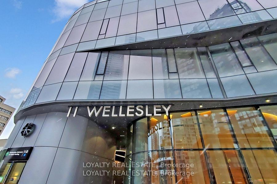 11 Wellesley St W, unit 1107 for rent