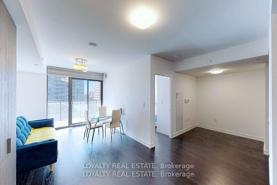 11 Wellesley St W, unit 1107 for rent