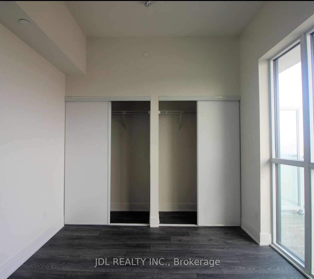 188 Fairview Mall Dr, unit 2512 for rent