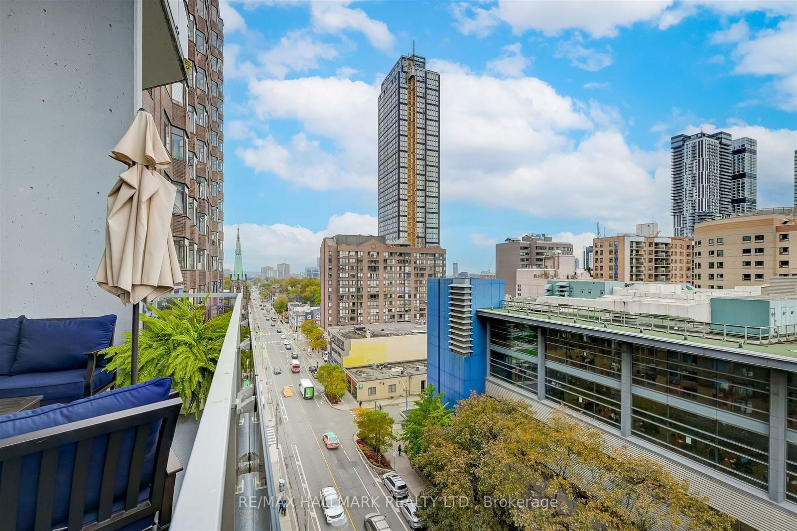 86 Gerrard St E, unit 8E for sale