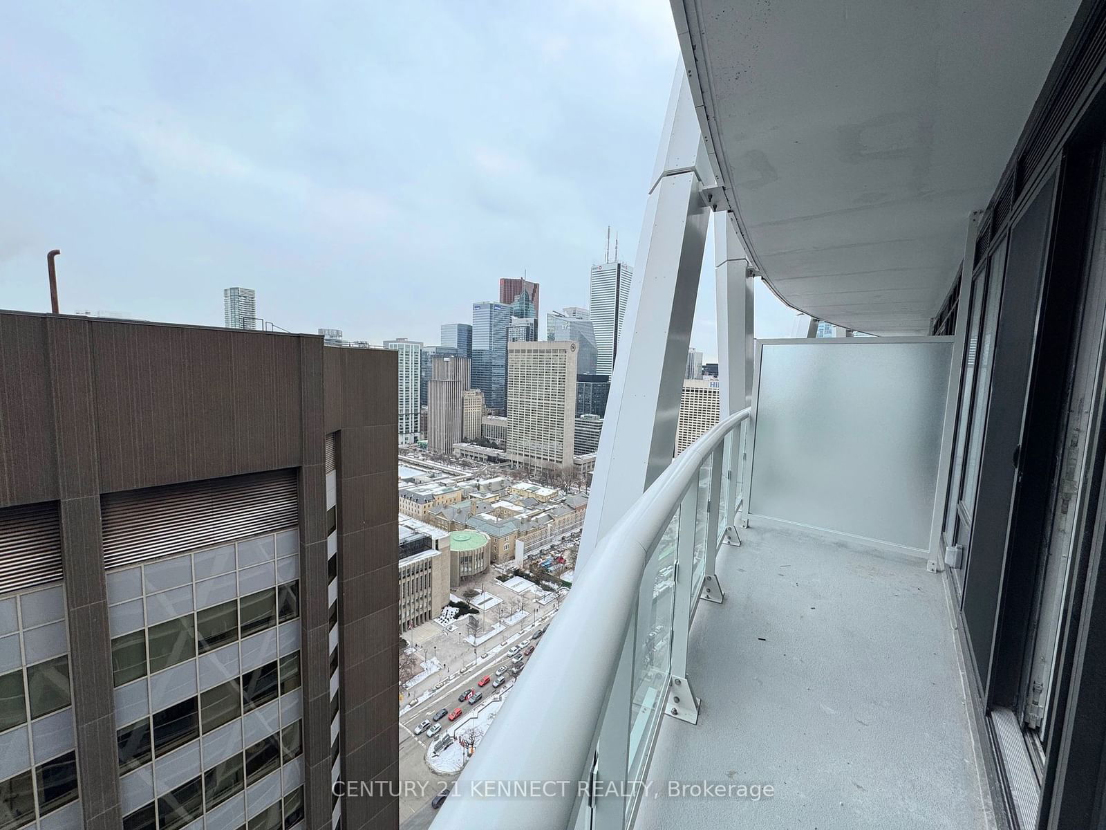 230 Simcoe St, unit 3212 for rent