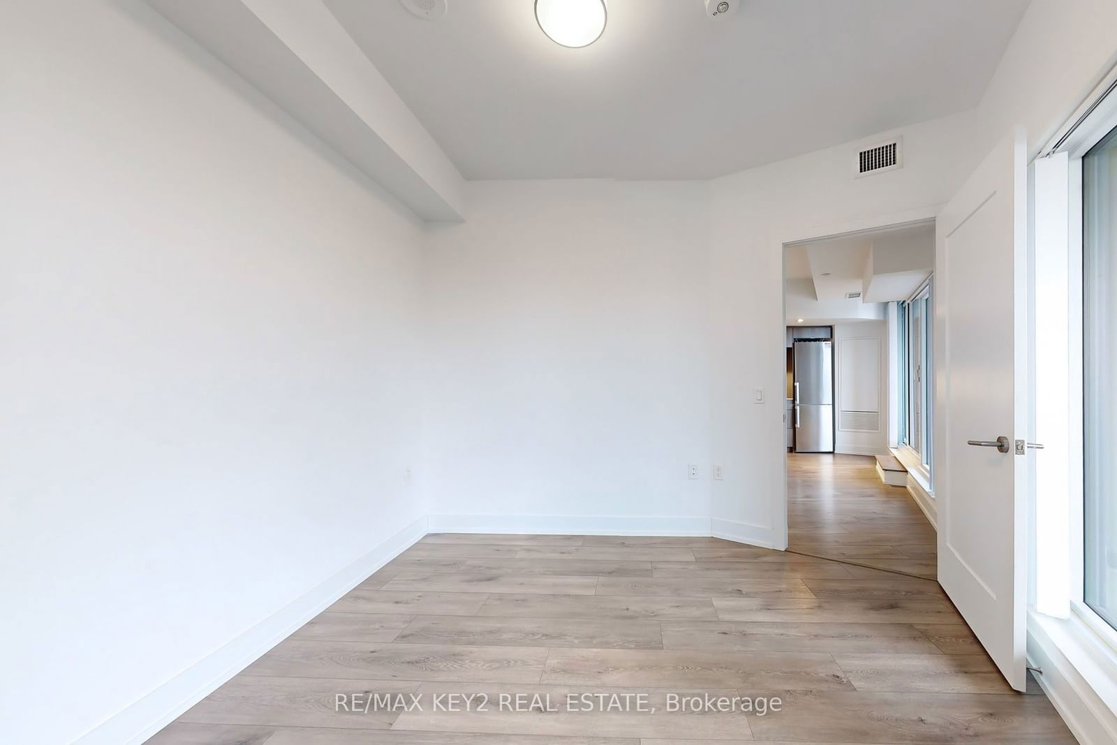 575 Bloor St E, unit 201 for rent