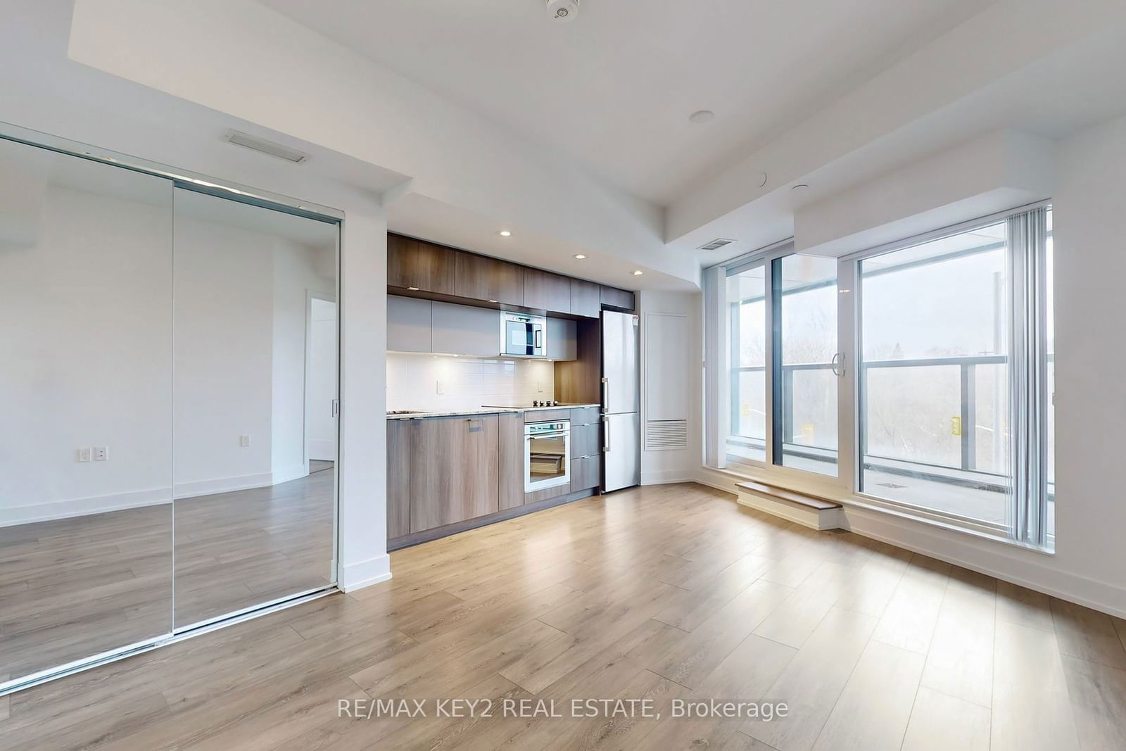 575 Bloor St E, unit 201 for rent