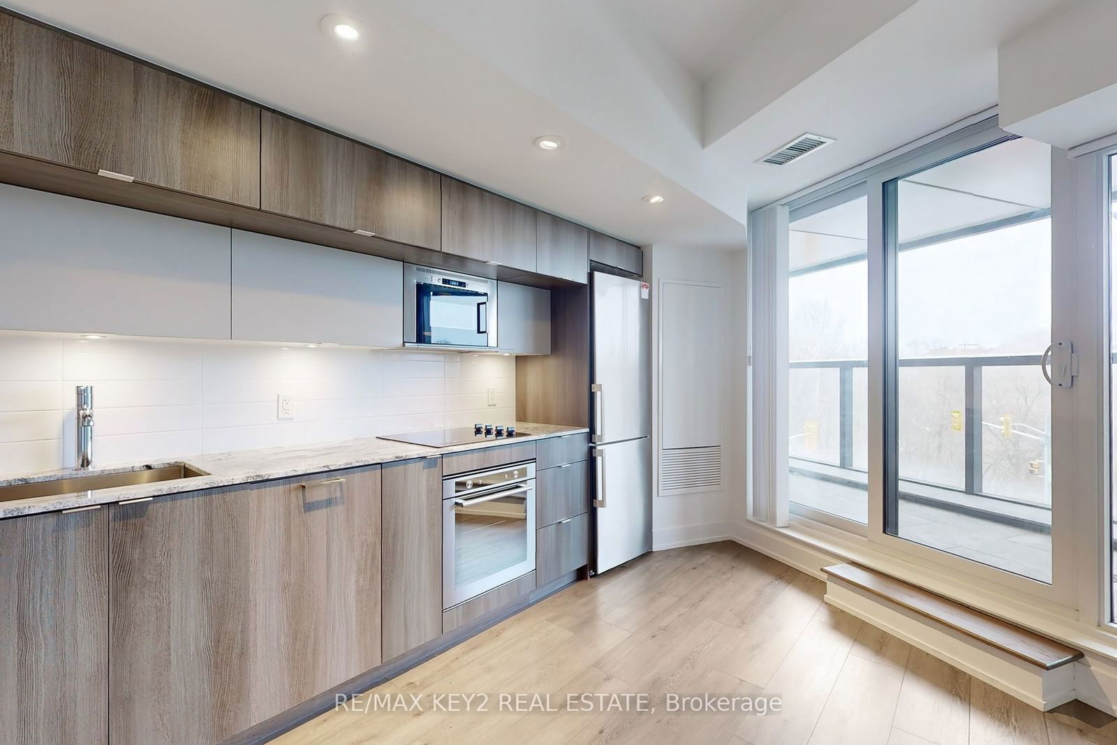 575 Bloor St E, unit 201 for rent