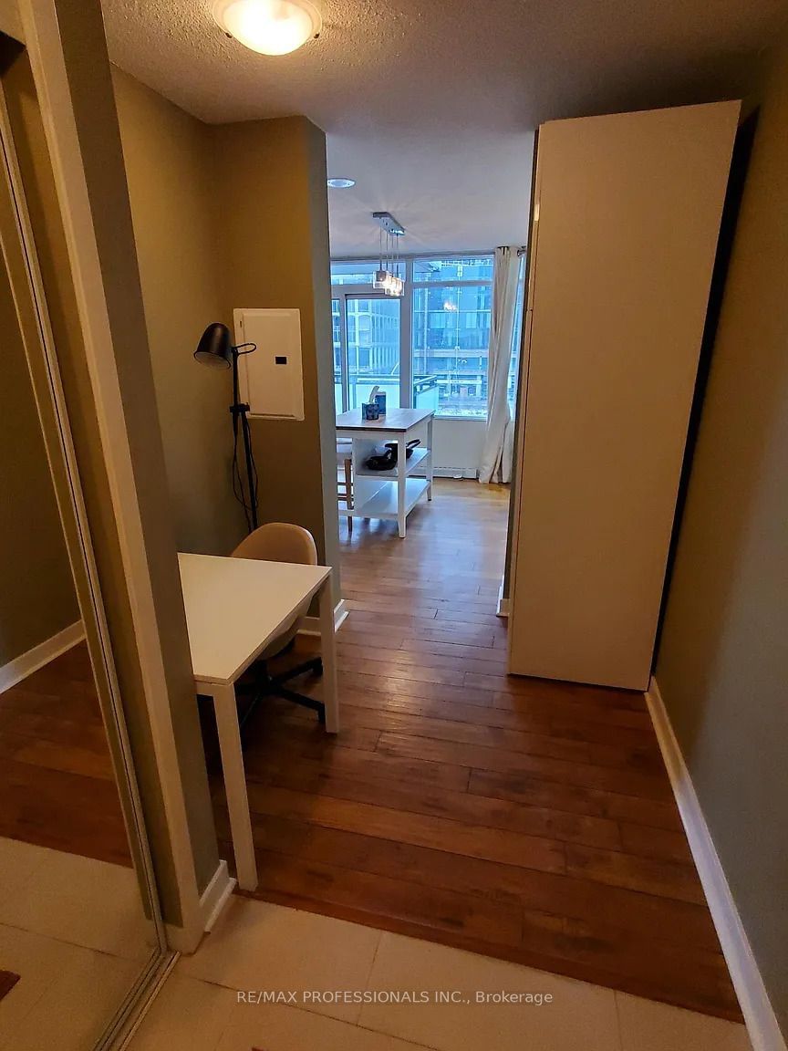 25 Telegram Mews, unit 515 for rent