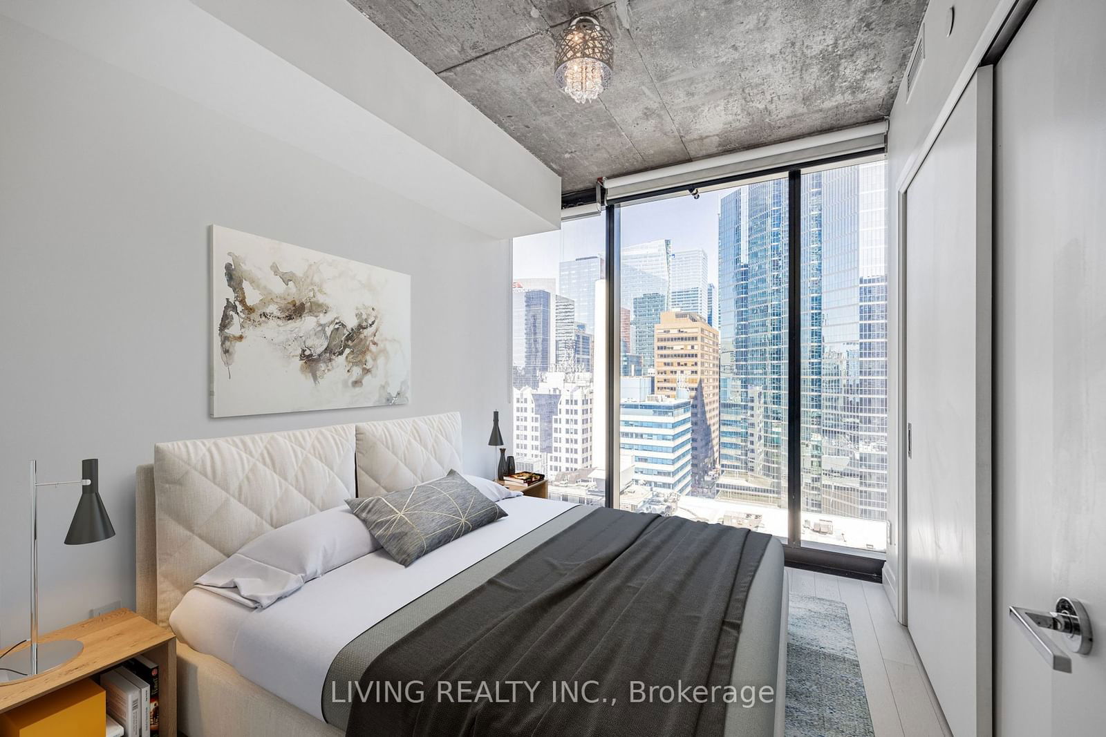 224 King St W, unit 1504 for rent