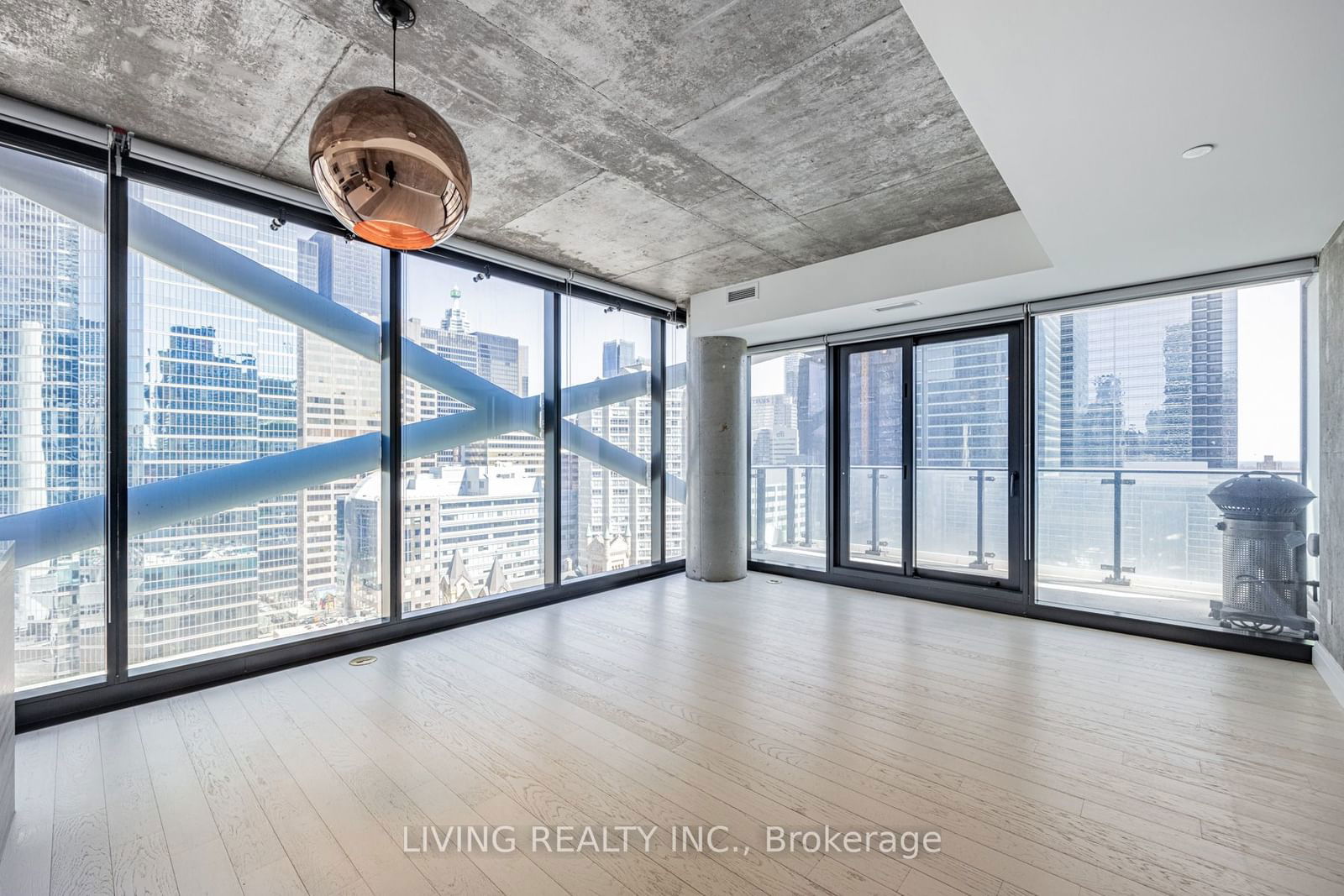 224 King St W, unit 1504 for rent