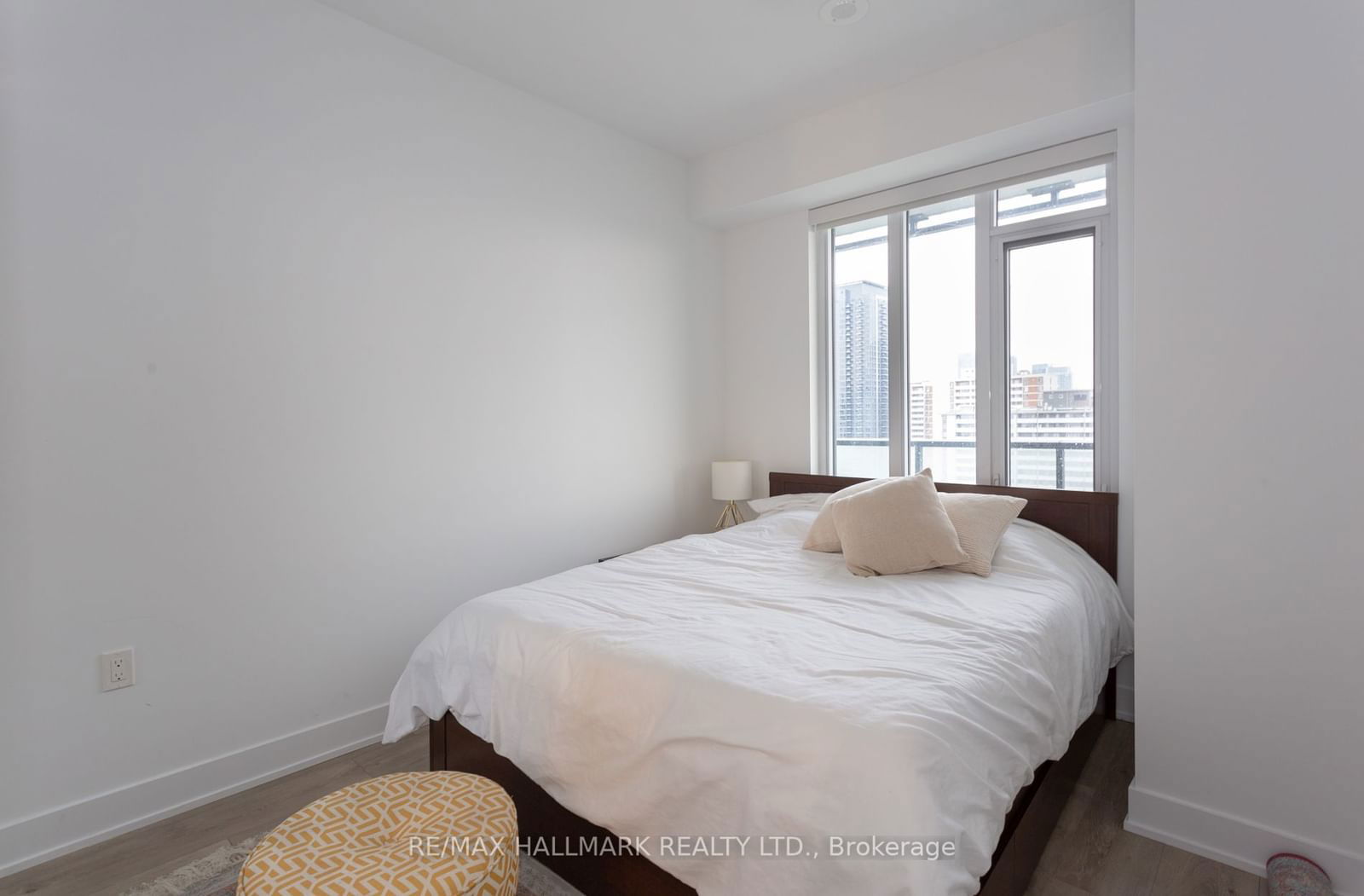 575 Bloor St E, unit 2109 for rent