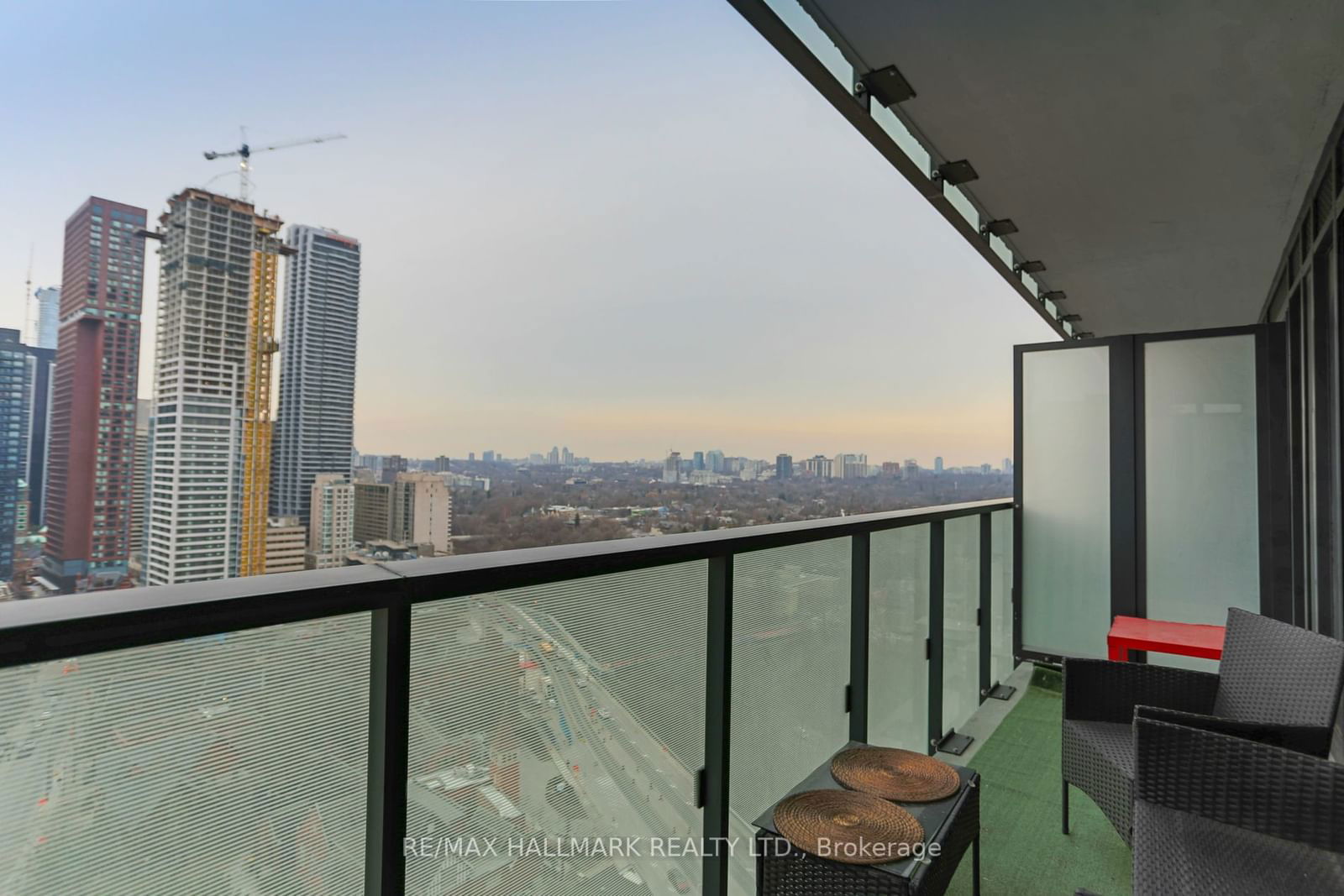 575 Bloor St E, unit 2109 for rent