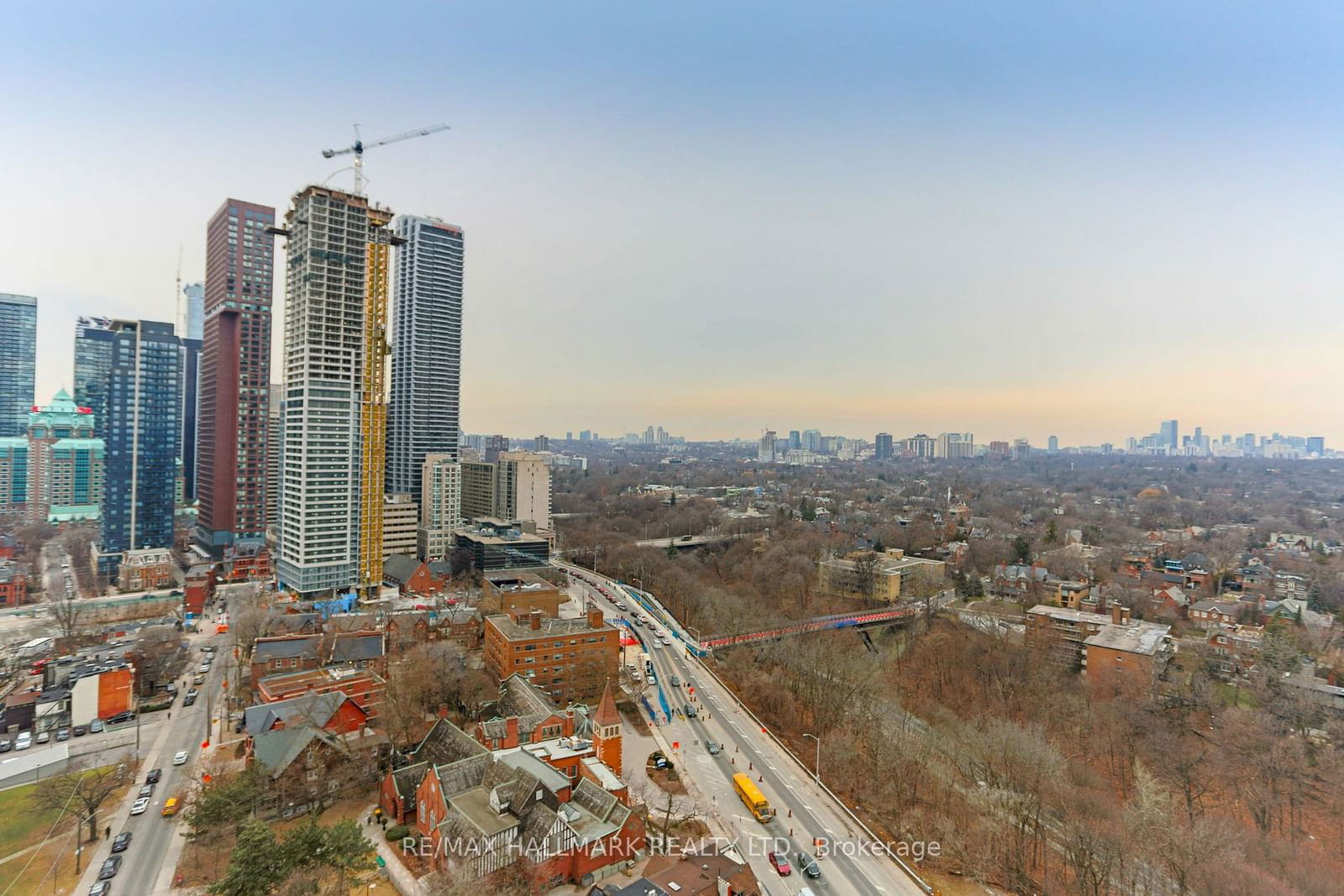 575 Bloor St E, unit 2109 for rent