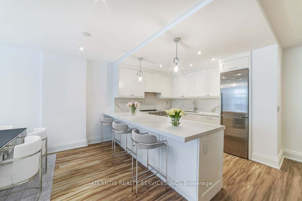 335 Lonsdale Rd, unit 511 for rent