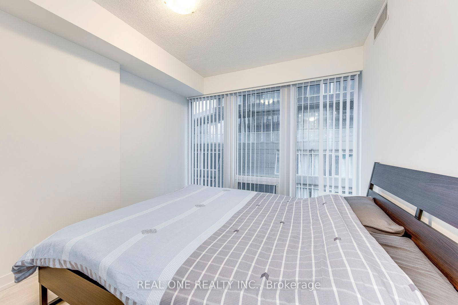 60 Shuter St, unit 303 for rent