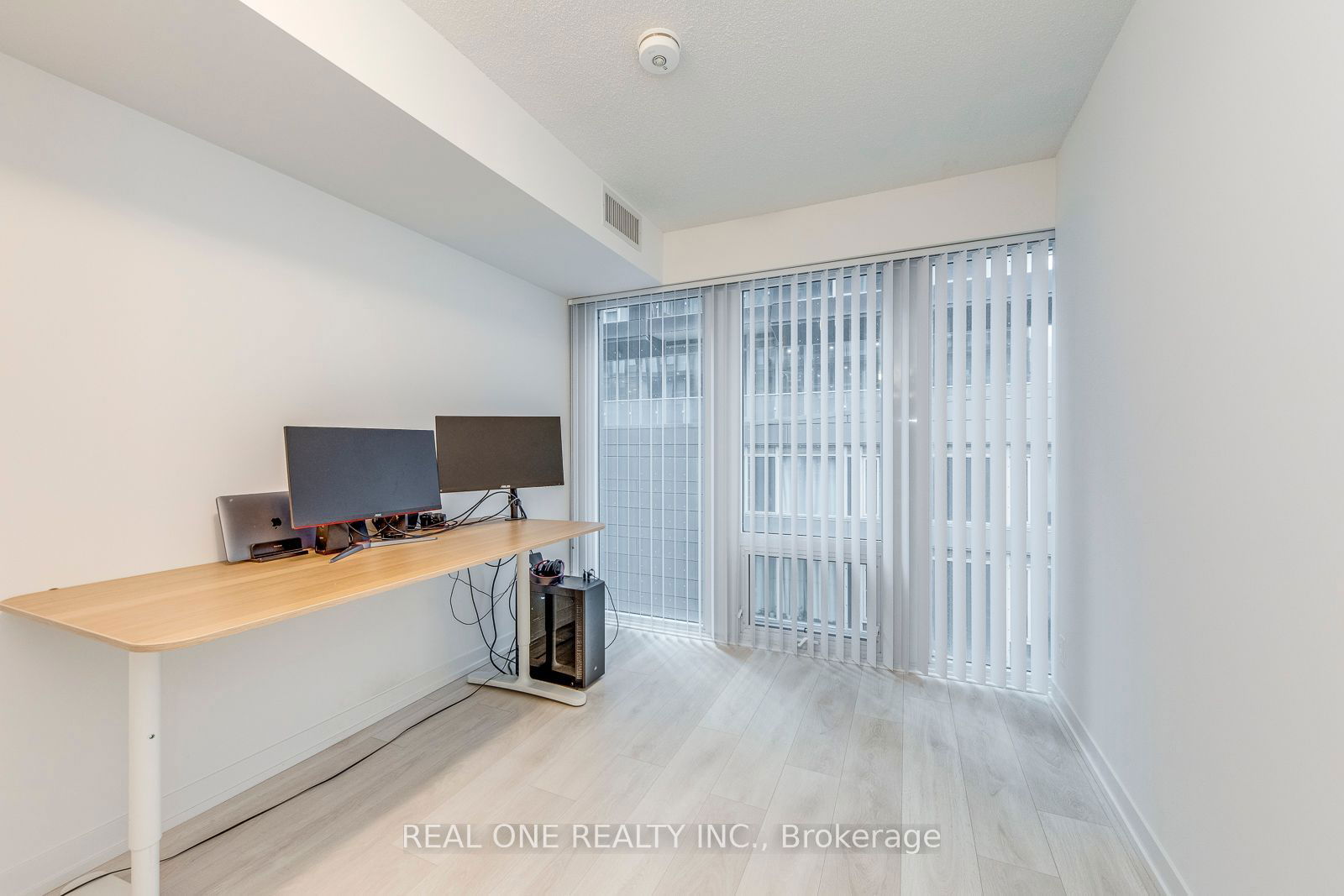 60 Shuter St, unit 303 for rent