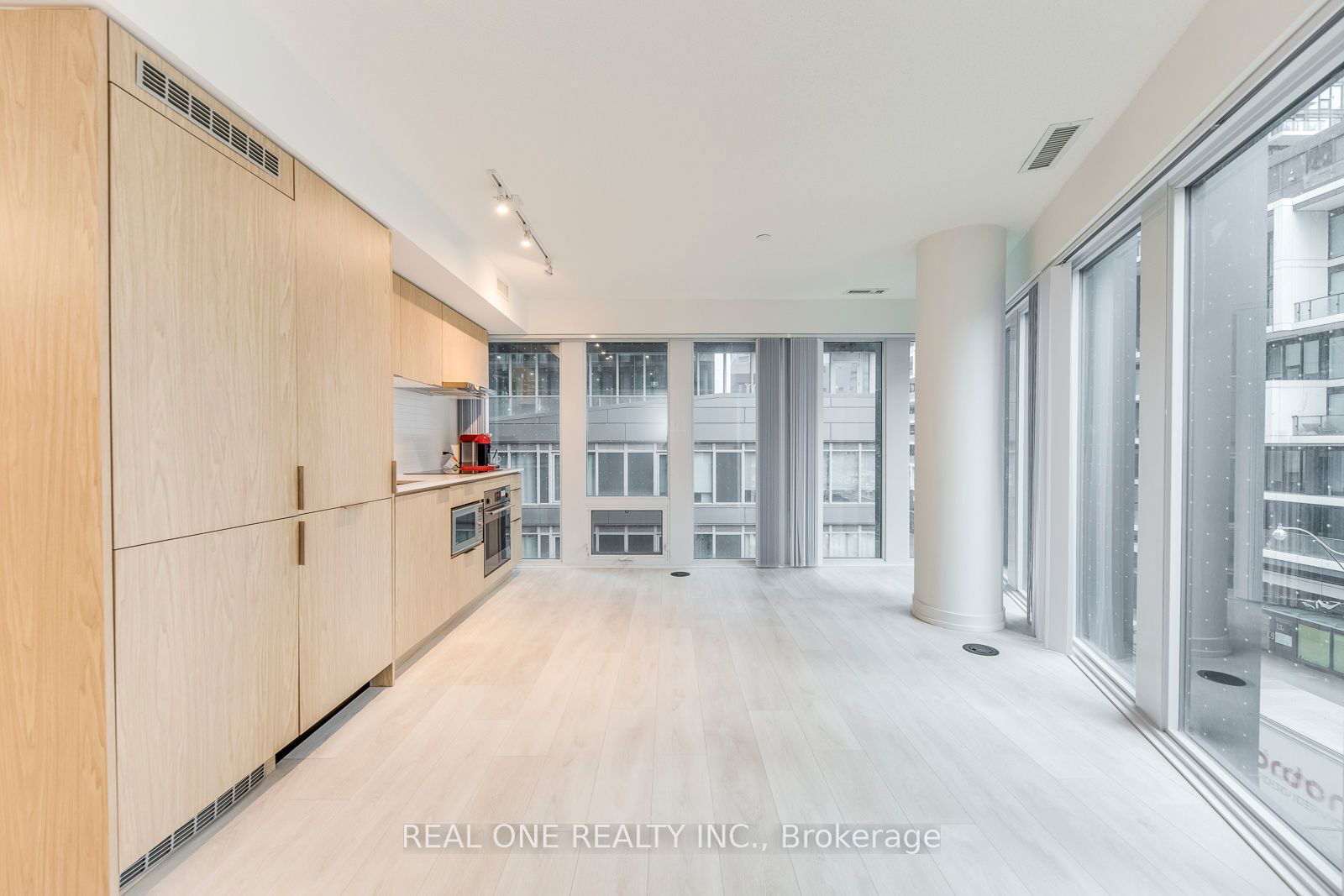 60 Shuter St, unit 303 for rent