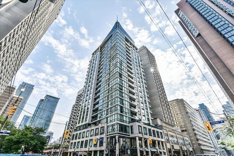 1121 Bay St, unit 907 for rent